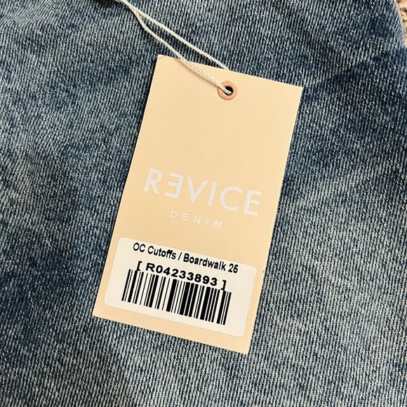 NWT Revice Woman’s OC Boardwalk Cutoffs Medium Wash Denim Shorts Size 25 - Picture 2 of 5